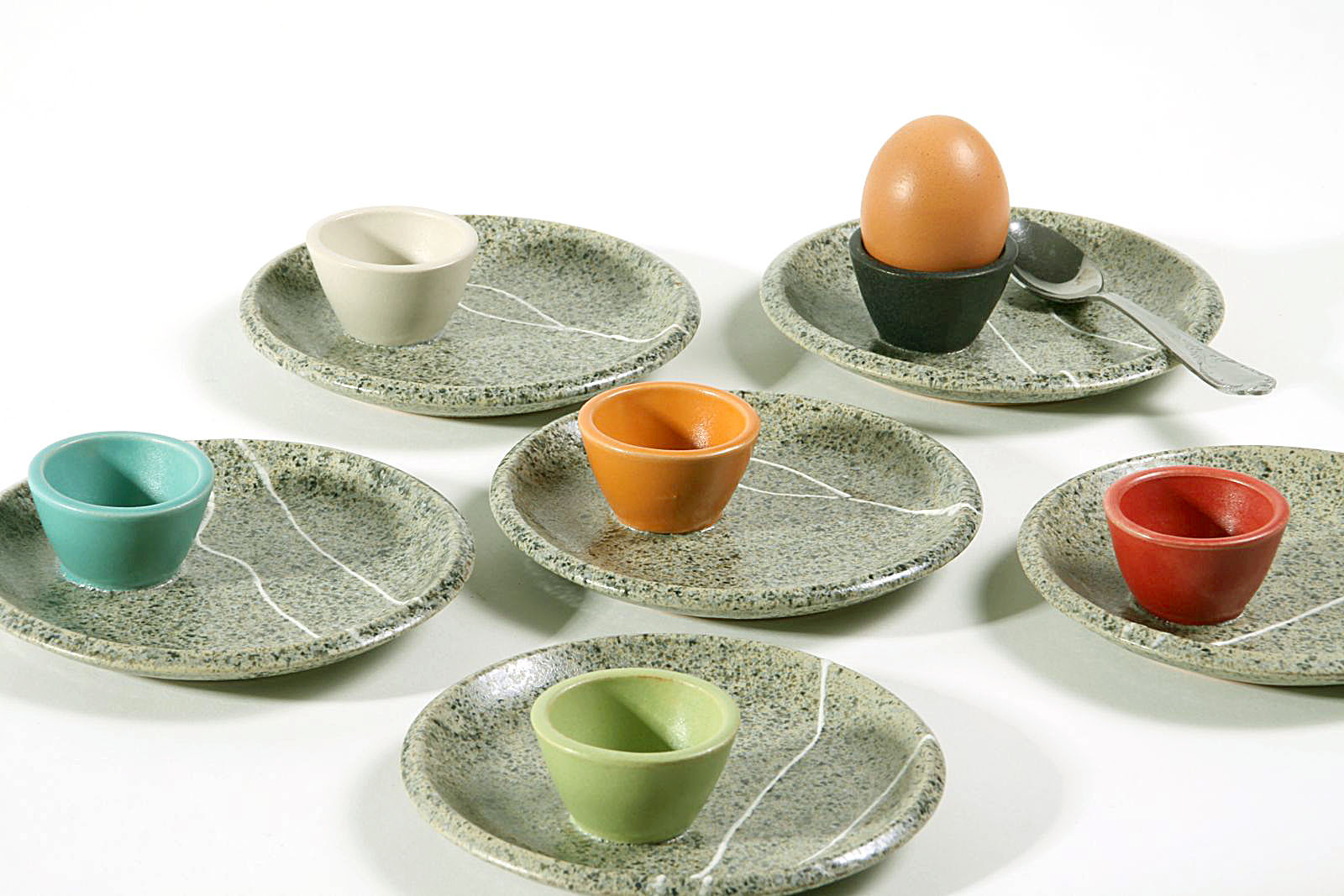 praktischem Eierbecher Unterteller mit Keramik